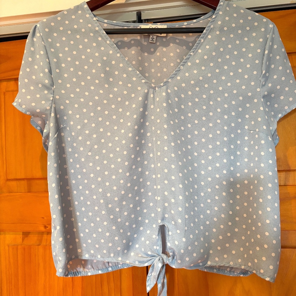 Twine & String White Polka Dot and Light Blue Blouse with Tie Waist Size Large
